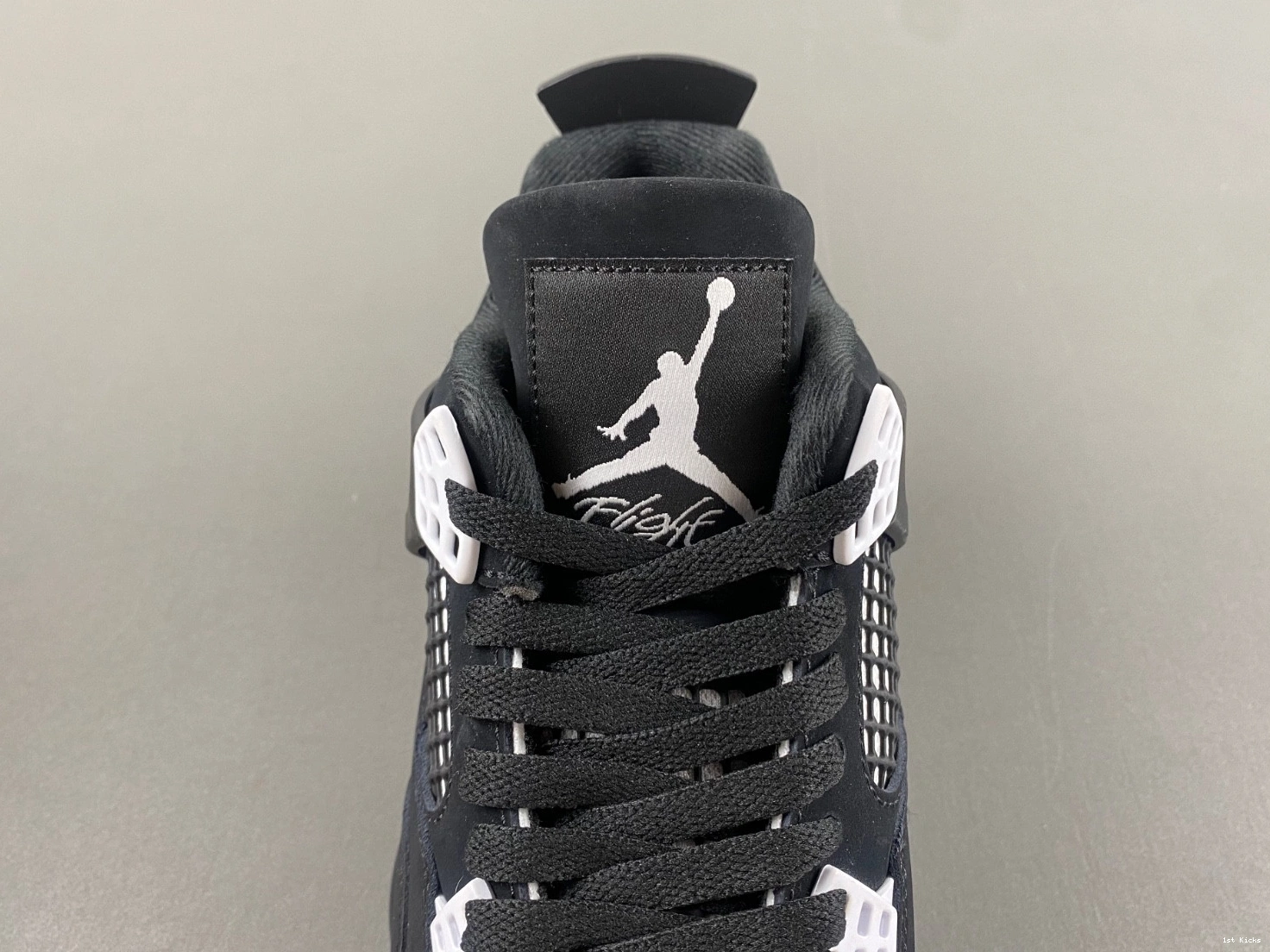 FQ8138-001 RETRO 4 THUNDER 'WHITE AIR JORDAN 0327